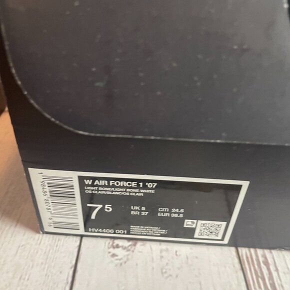 NIKE AIR FORCE 1 '07 (WOMEN) 7.5 - Picture 12 of 13